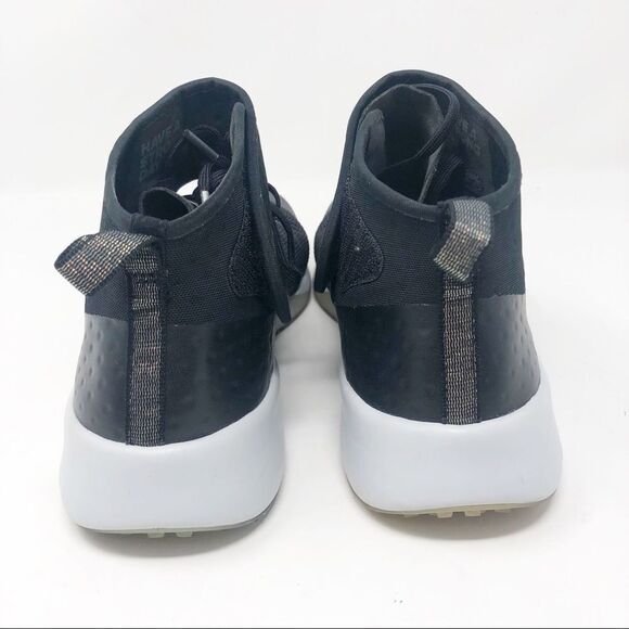 NIKE | Women’s Air Zoom Strong Black & Metallic Purple 9 - Picture 4 of 11